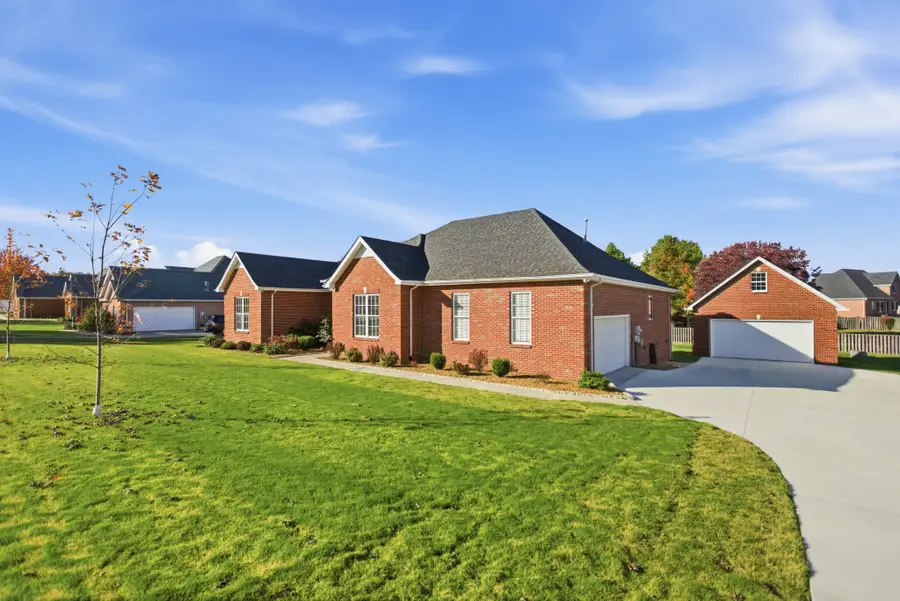 431 Ovoca Lake Rd, Tullahoma, TN 37388 - Image #2