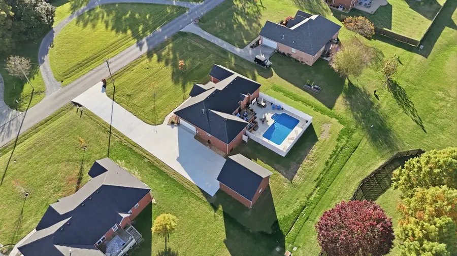 431 Ovoca Lake Rd, Tullahoma, TN 37388 - Image #3