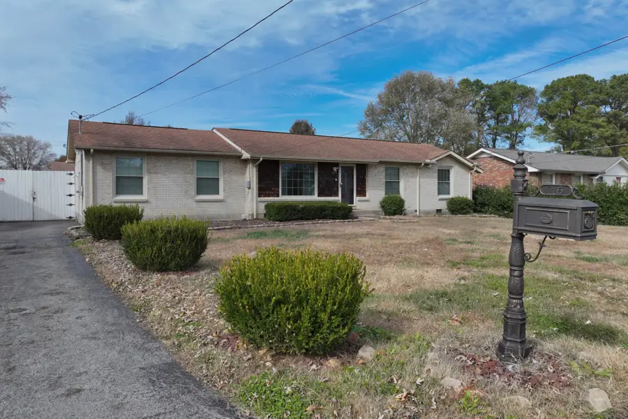 216 Southburn Dr, Hendersonville, TN 37075 - Image #2