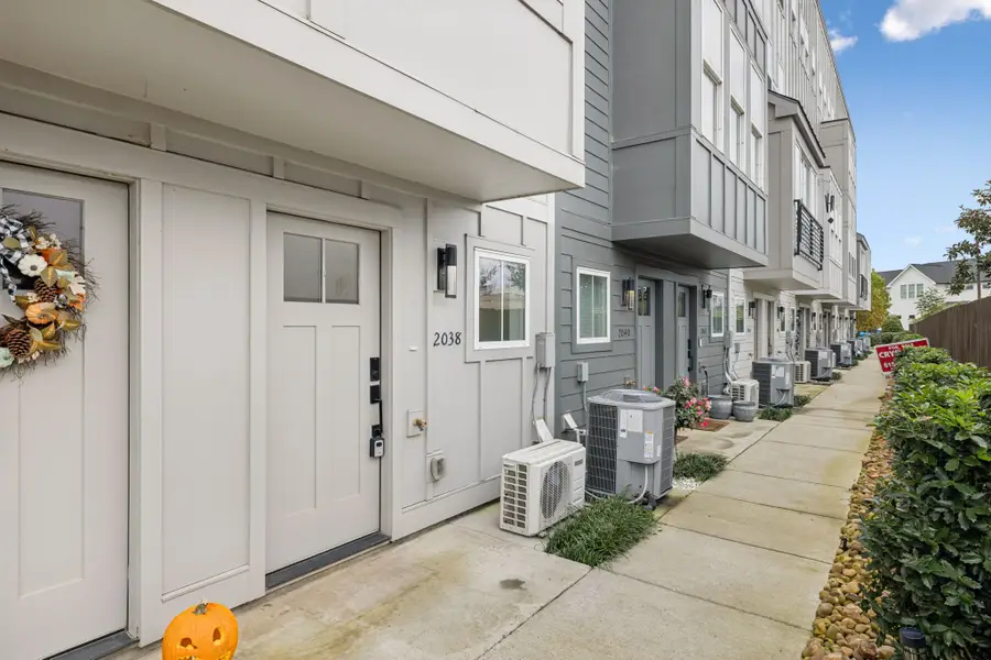 2038 Edison Park Ln, Nashville, TN 37209 - #3