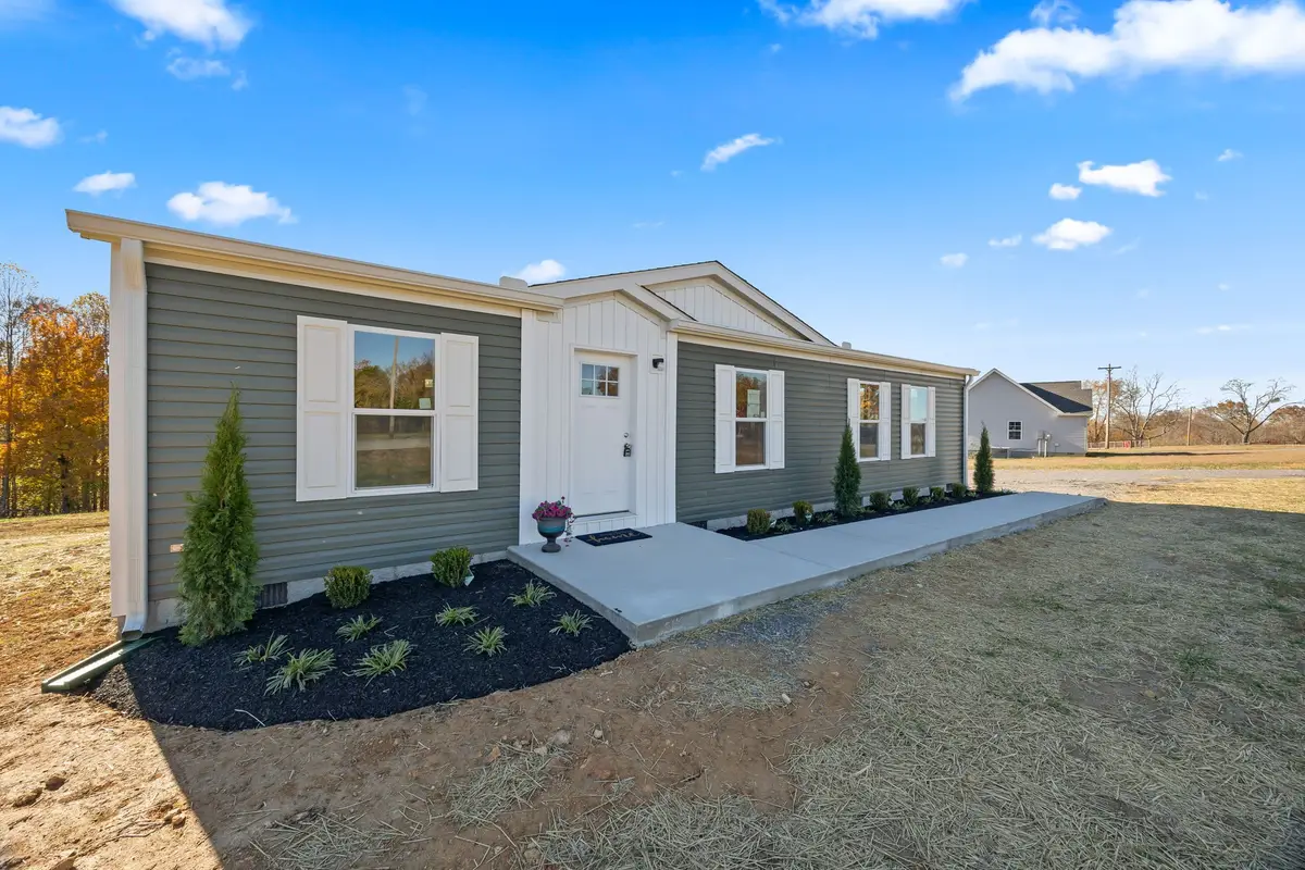 20 Pumpkintown Rd, Lafayette, TN 37083 - Image #1