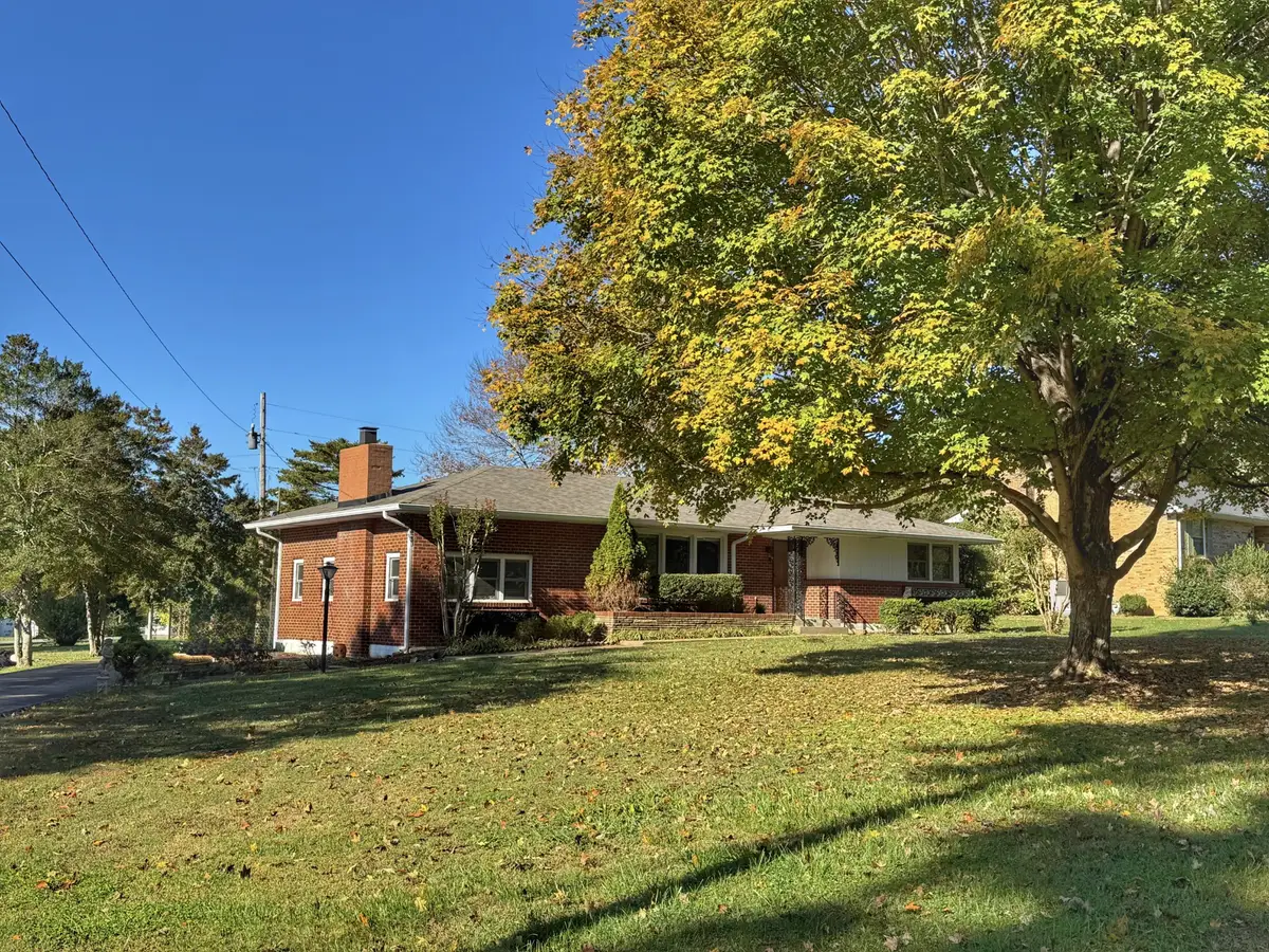 1105 N Charlotte Street, Dickson, TN 37055 - Image #1