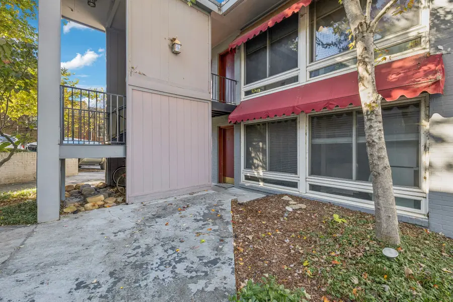 201 Acklen Park Dr #34, Nashville, TN 37203 - Image #3