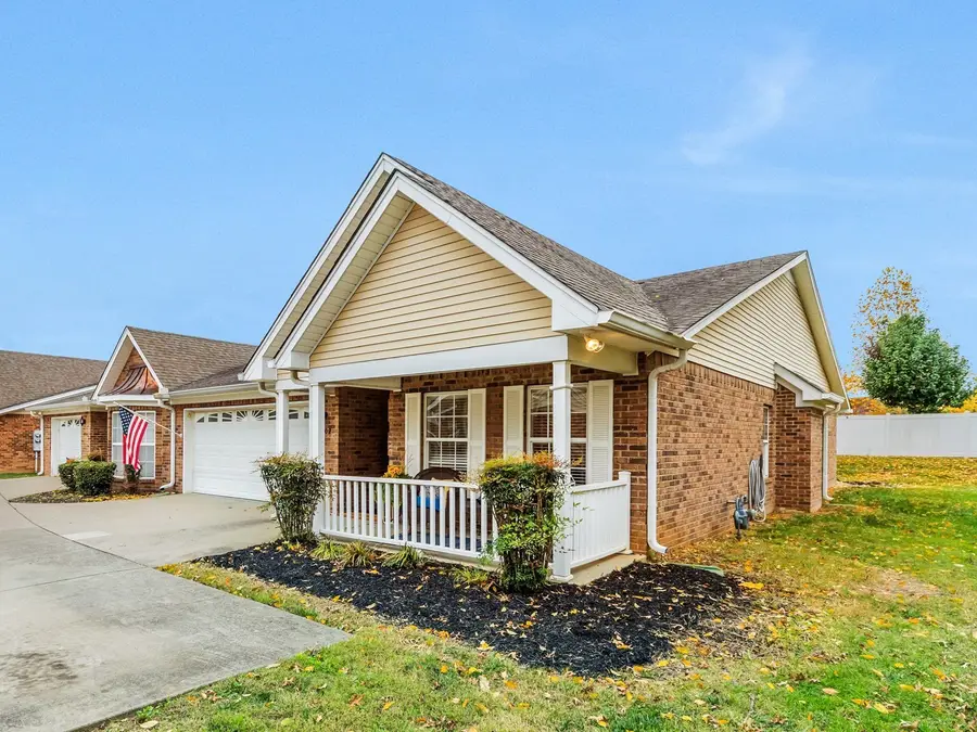 702 Forest Glen Circle, Murfreesboro, TN 37128 - Image #2