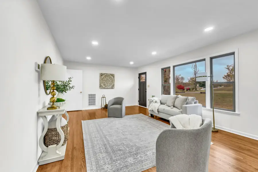 102 Talton Dr, Clarksville, TN 37040 - #2