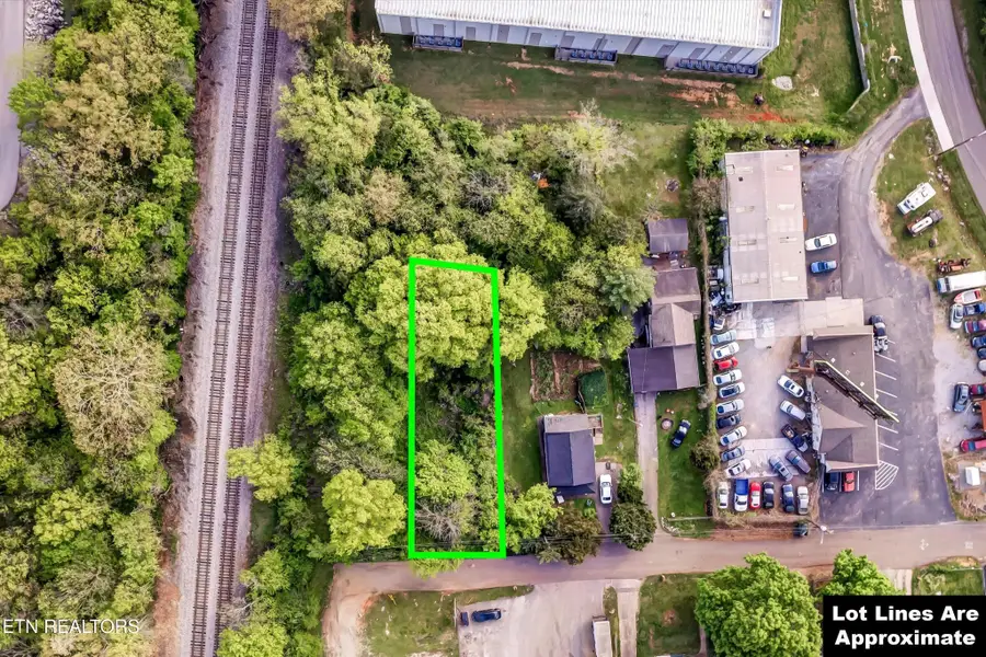 1018 Cedarwood St, Knoxville, TN 37914 - Image #3