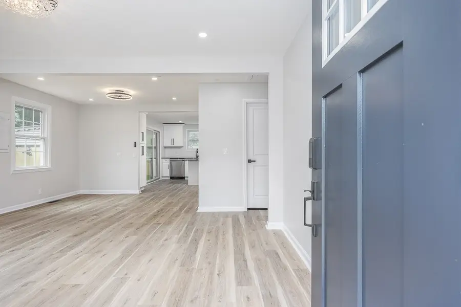 2705 Deerfield Dr, Nashville, TN 37208 - Image #3