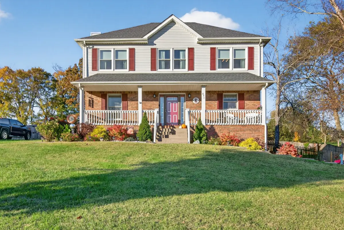 871 S Ridge Trl, Clarksville, TN 37043 - Image #1
