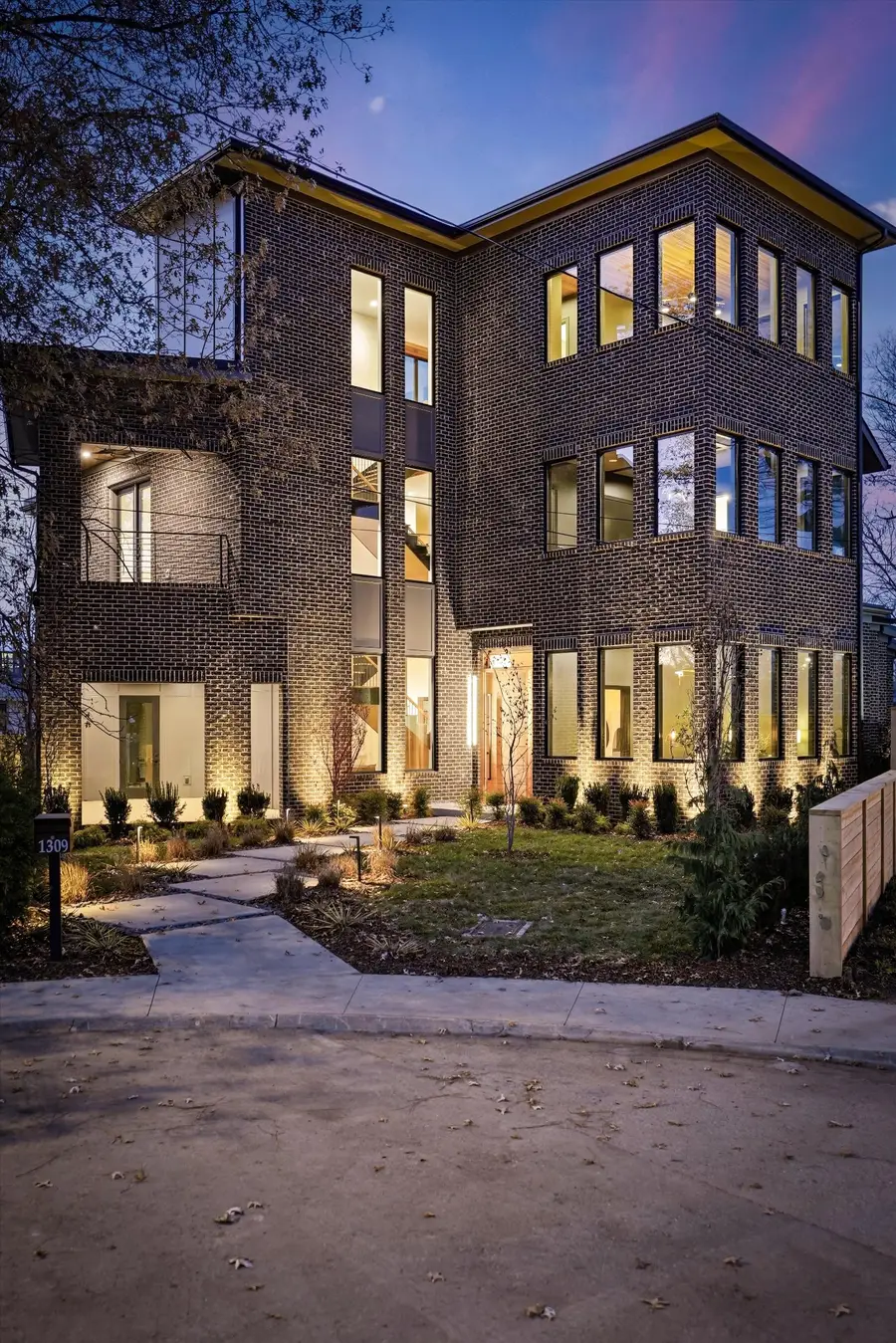 1309 Southside Cir, Nashville, TN 37212 - Image #2