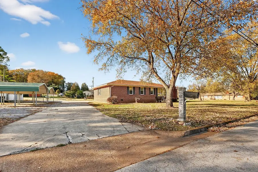 601 Pleasantwood Dr, Mount Pleasant, TN 38474 - Image #3