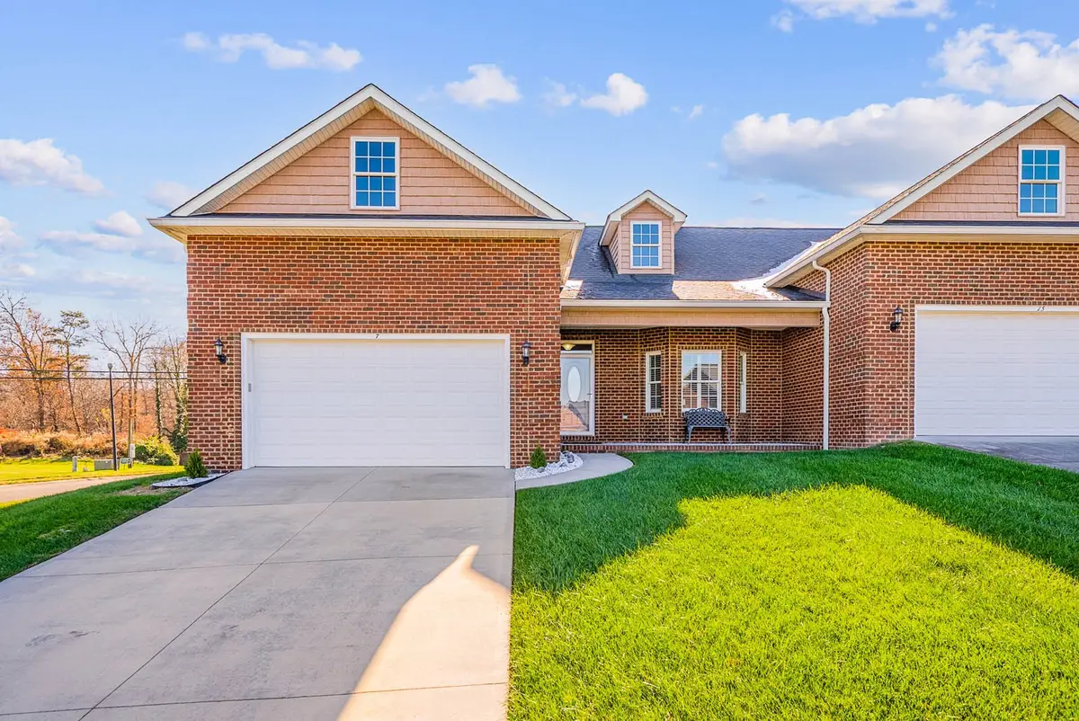 7 Saddle Brook Ln, Crossville, TN 38571 - #1