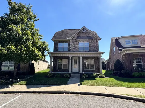 1104 Paddock Park Cir, Gallatin, TN 37066