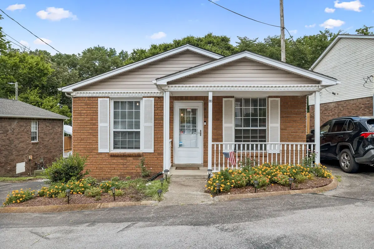 126 Five Oaks Dr, Nashville, TN 37217 - Image #1