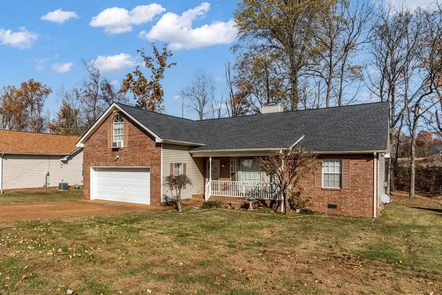 208 Beechbrook Ct, White House, TN 37188 - Image #2