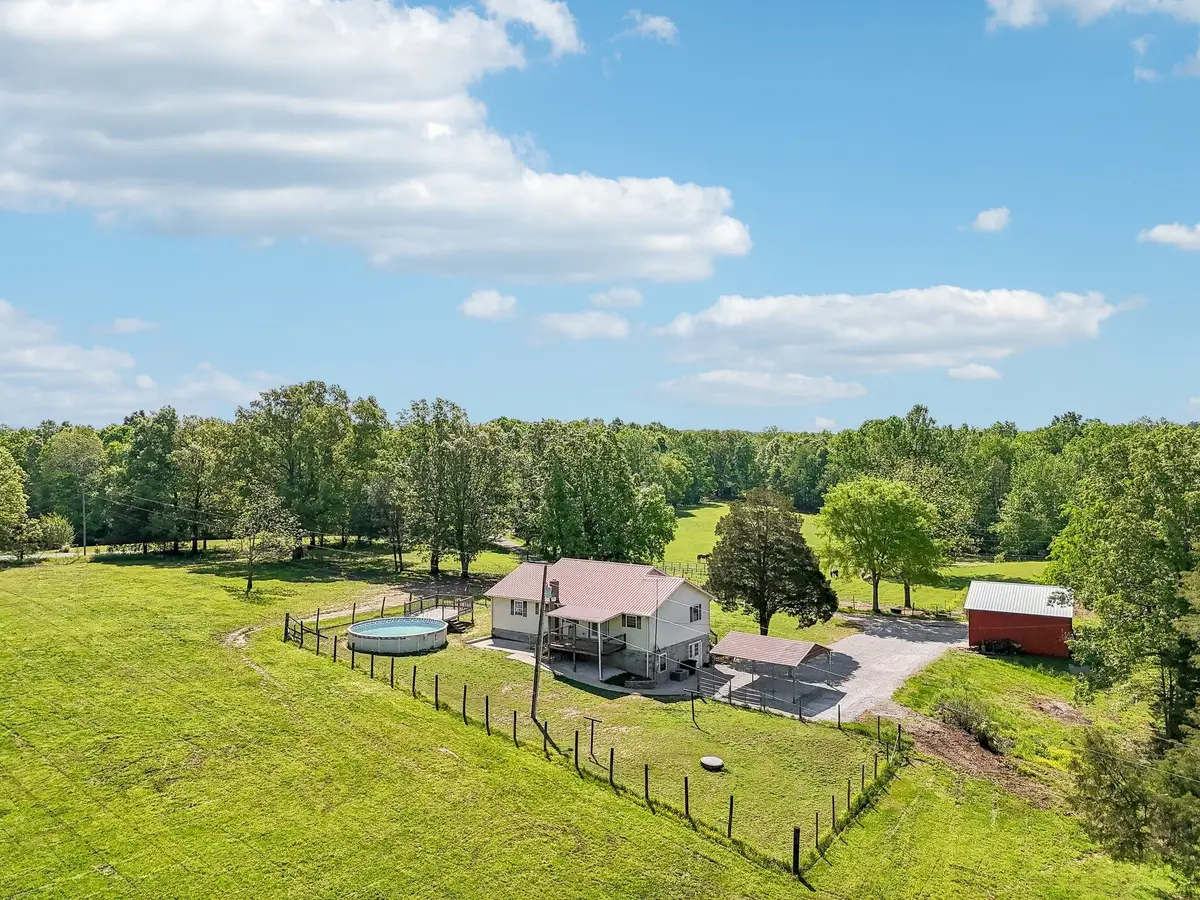 46 Seay Ln, Erin, TN 37061 - Image #1