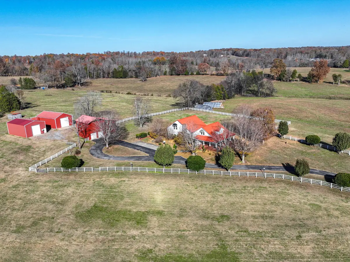 275 Swift Ln, Cunningham, TN 37052 - Image #1