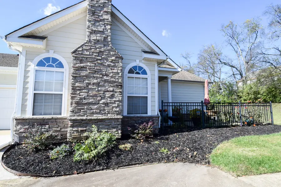 825 S Browns Ln, Gallatin, TN 37066 - Image #3