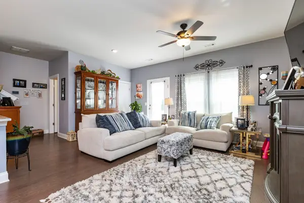 1210 West End Station Dr, Lebanon, TN 37087