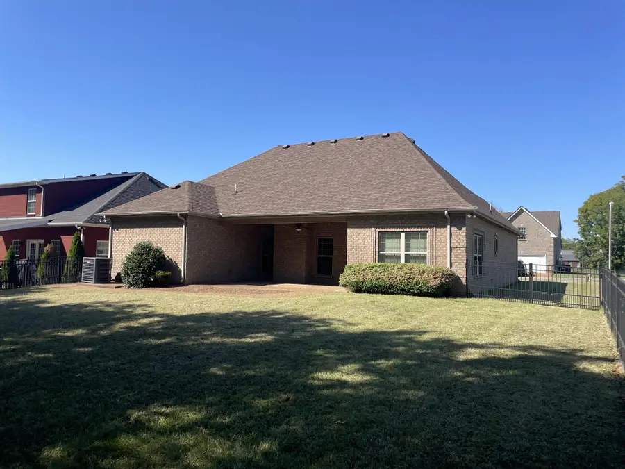 2505 Pebblecreek Ln, Murfreesboro, TN 37130 - Image #2