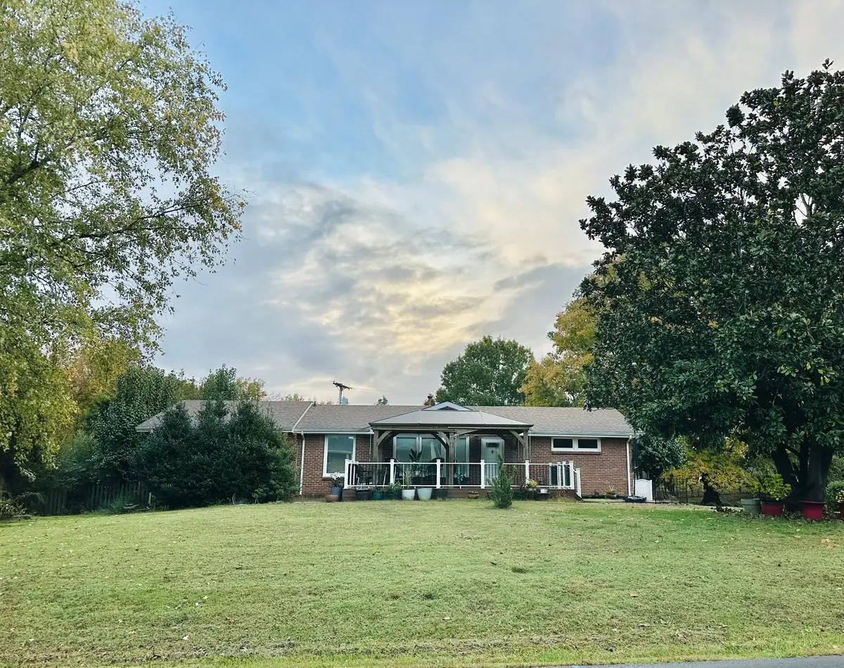 1255 Hillwood Dr, Clarksville, TN 37040 - #1