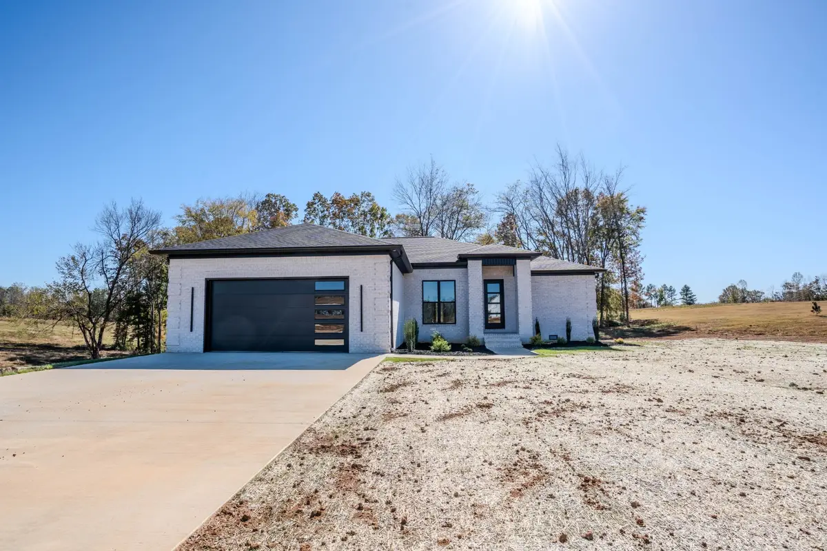 200 Bear Dr, Loretto, TN 38469 - Image #1