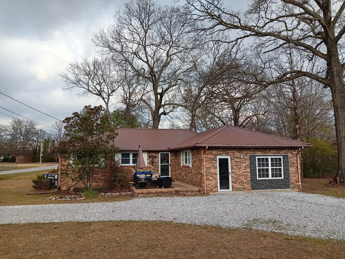 1203 Edgewood Dr, Manchester, TN 37355 - Image #1