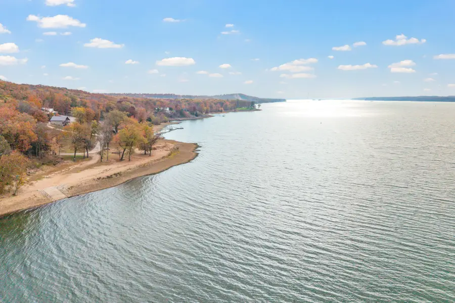 561 Eagle Shore Dr, Dover, TN 37058 - Image #2