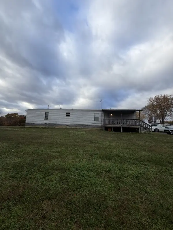 104 Mutt Rd, White Bluff, TN 37187