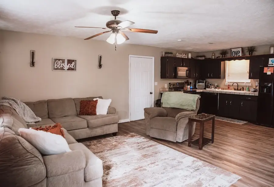 730 Iris Ave, Jamestown, TN 38556 - Image #2