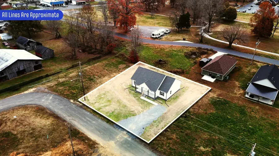 303 Cassie Dr, Lafayette, TN 37083 - Image #2