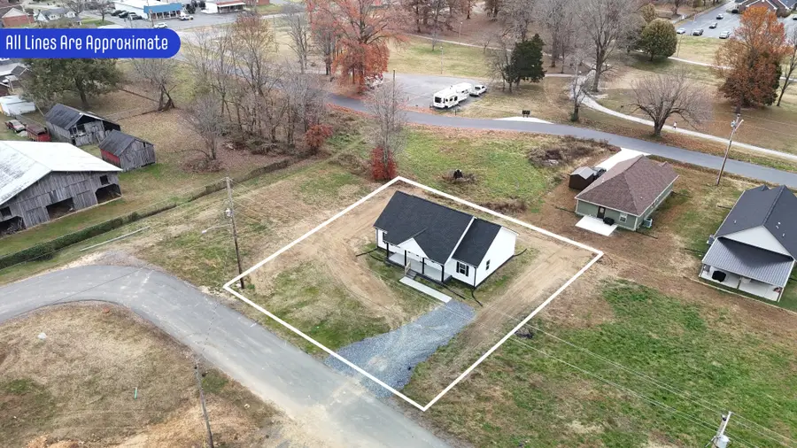 303 Cassie Dr, Lafayette, TN 37083 - Image #3