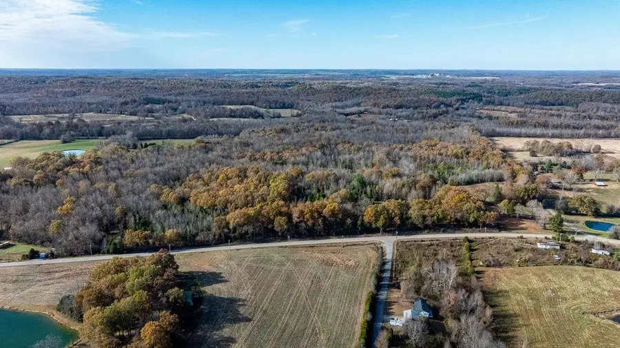 6301 Rochester Rd, Drakesboro, KY 42337 - Image #2