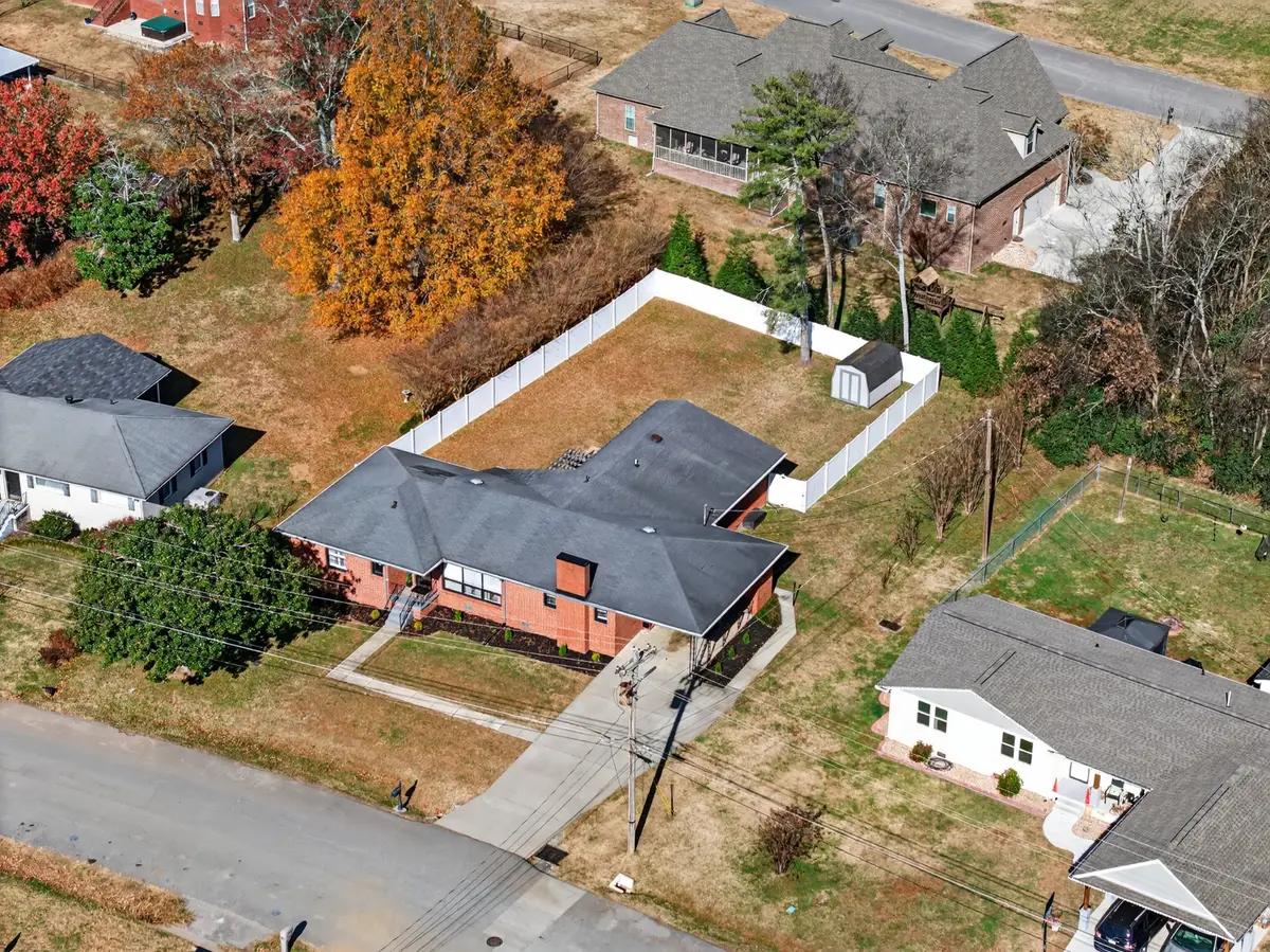 1105 Bagley Dr, Fayetteville, TN 37334 - Image #1