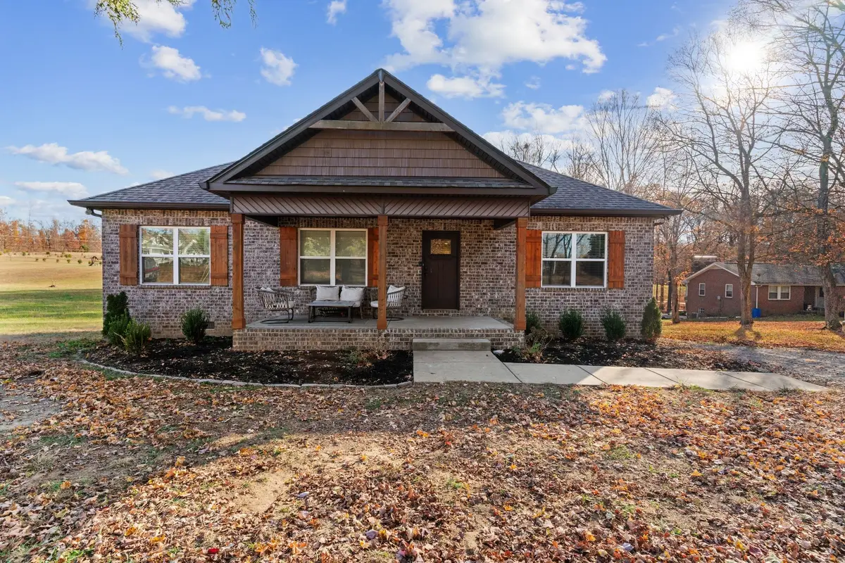 634 S Tunnel Rd, Gallatin, TN 37066 - Image #1