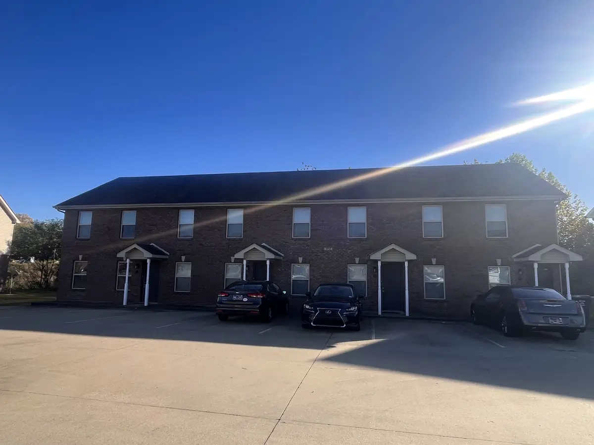 1717 Manning Dr, Clarksville, TN 37042 - Image #1