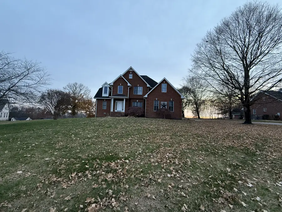 385 Thoroughbred Ln, Hartsville, TN 37074 - Image #2