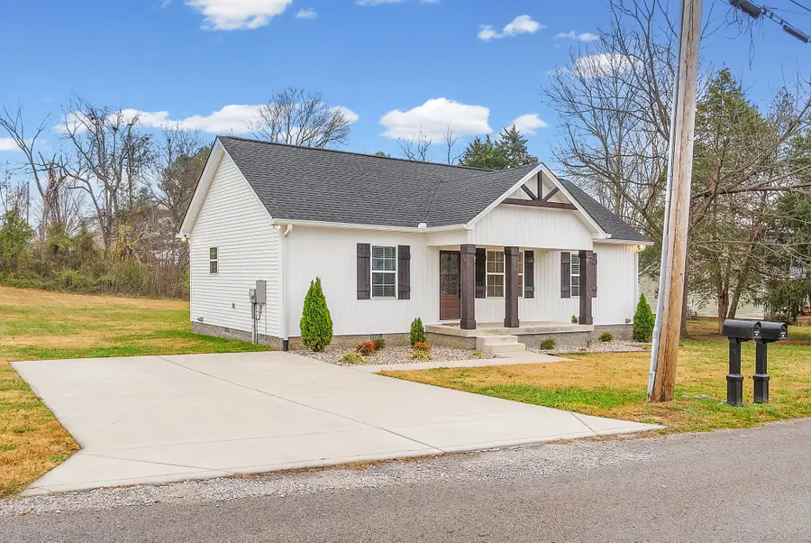 205 Maple St, Adams, TN 37010 - #2