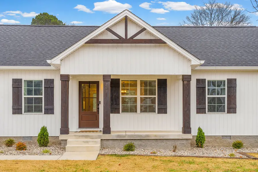 205 Maple St, Adams, TN 37010 - #3