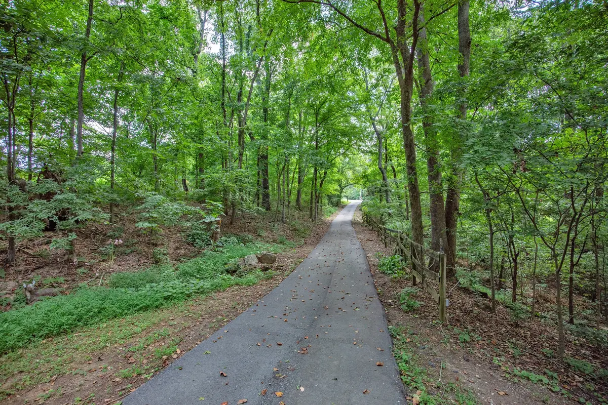 7498 Swift Rd, Greenbrier, TN 37073 - Image #1