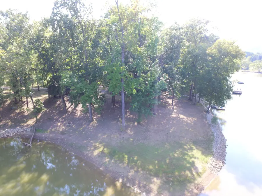 261 Lakeview Dr, Bath Springs, TN 38311 - #2