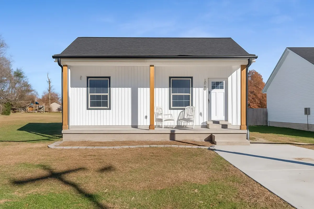 502 Meadowbrook Dr, McMinnville, TN 37110 - Image #1