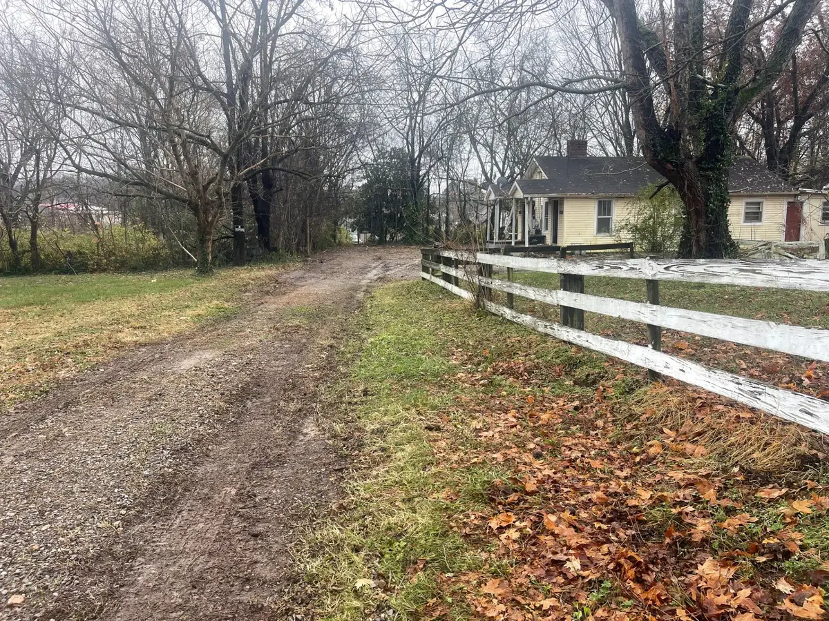 588 19th Ave W, Springfield, TN 37172 - Image #1