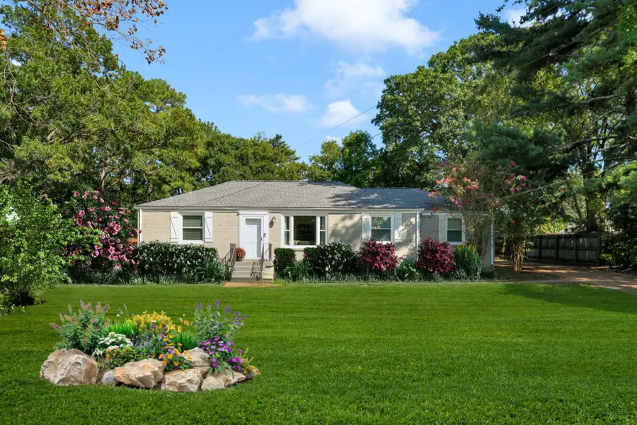 417 Blue Hills Dr, Nashville, TN 37214 - #2