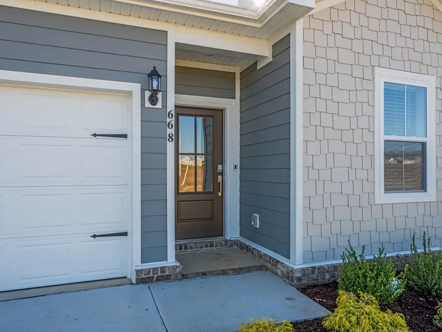 668 Shoemaker Lane, Clarksville, TN 37043 - Image #2