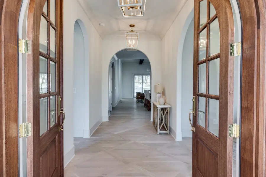 811 Neartop Dr, Nashville, TN 37205 - #3