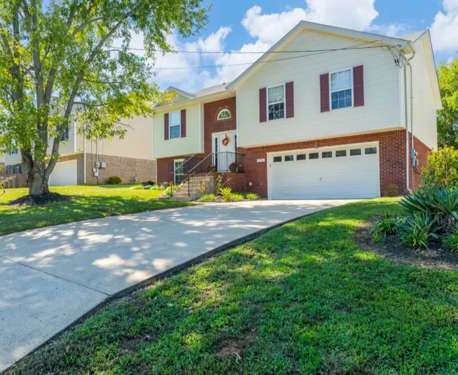 3398 Queensbury Rd, Clarksville, TN 37042 - #2