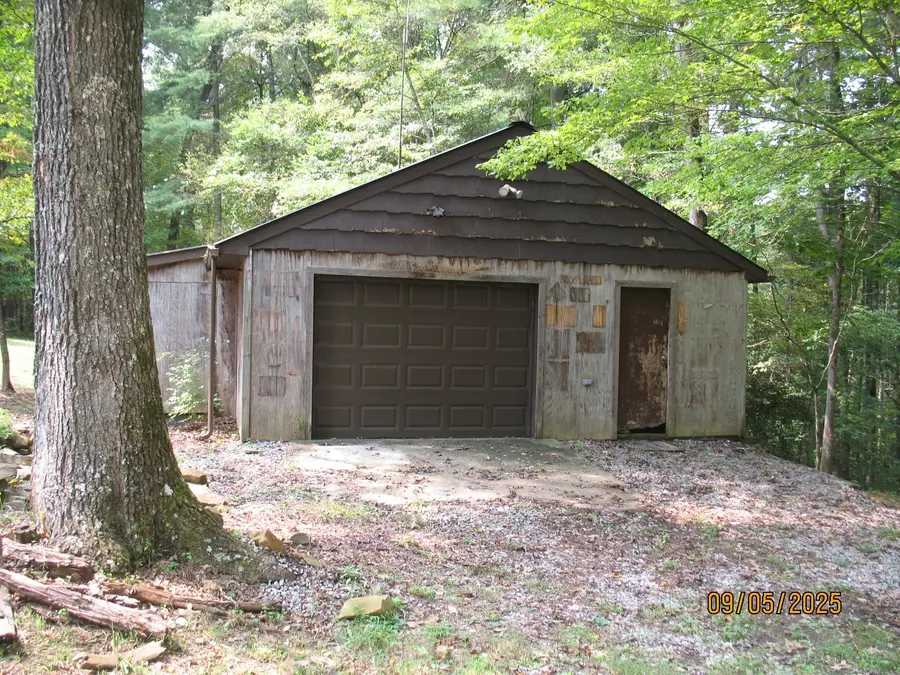 1555 Brown Creek Dr, Crossville, TN 38571 - Image #2