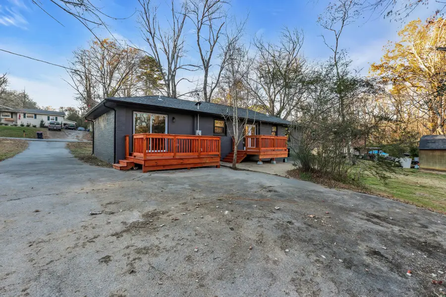 2065 Shelby Dr, Clarksville, TN 37043 - Image #2