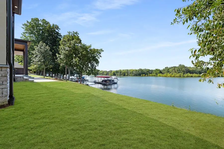 613 Waters Edge Dr, Estill Springs, TN 37330 - #2