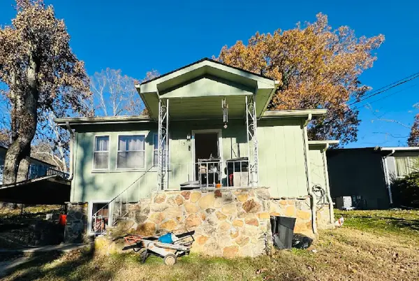 613 W 4th Ave W, Lenoir City, TN 37771